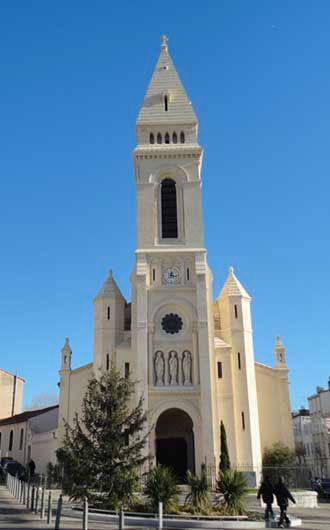 11Photo de l'église de Saint-Barnabé à quelques minutes à pied de La Constance maison de retraite dans le 12e arrondissement de Marseille