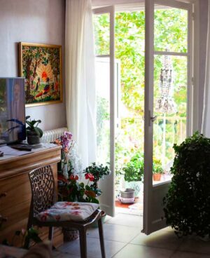 11Fenêtre d'une chambre de la maison de retraite à Marseille La Constance