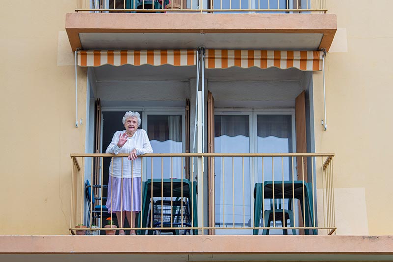 11Photo d'une femme résidente de la maison de retraite La Constance à Marseille Photo © Aurélien Meimaris