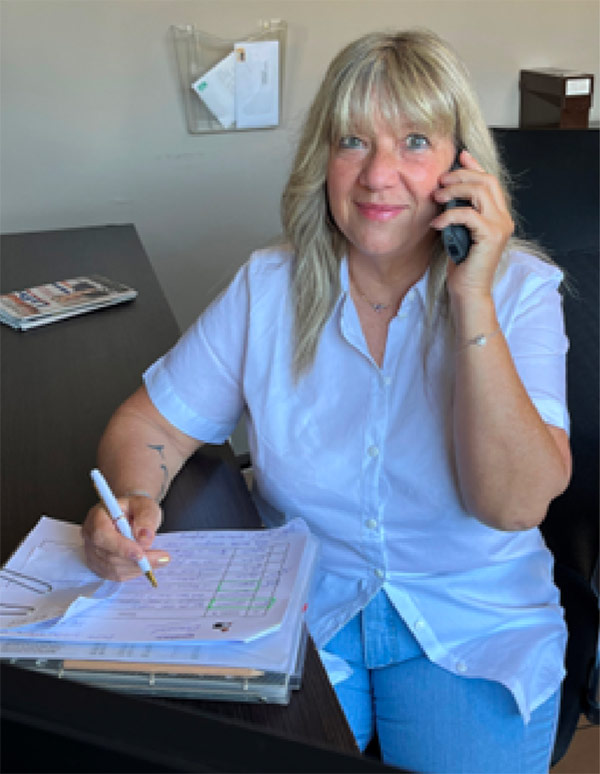 Salariés en maison de retraite - Photo de Cécile du bureau d'accueil à La Constance