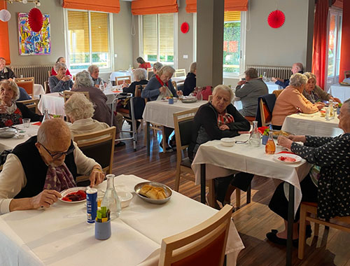 Photo de la Salle à manger de la résidence seniors à Marseille La Constance le jour de l'animation Canada